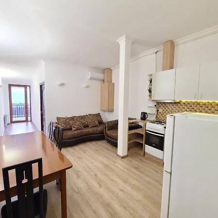 Flat With Balcony On Cascade Lägenhet Jerevan Exteriör bild